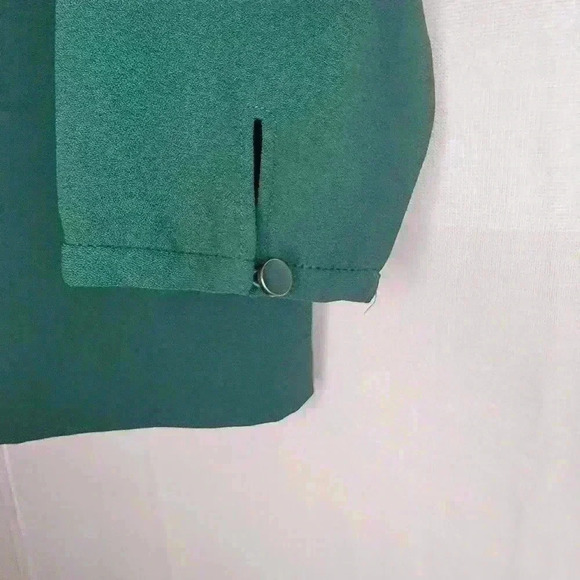 Lord & Taylor Emerald Green Blouse Keyhole - Picture 6 of 15